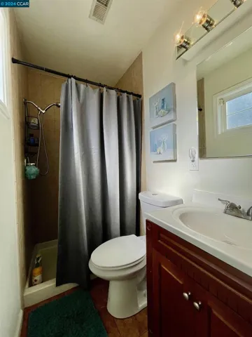 6124 Madison Ave, Carmichael, California 95608