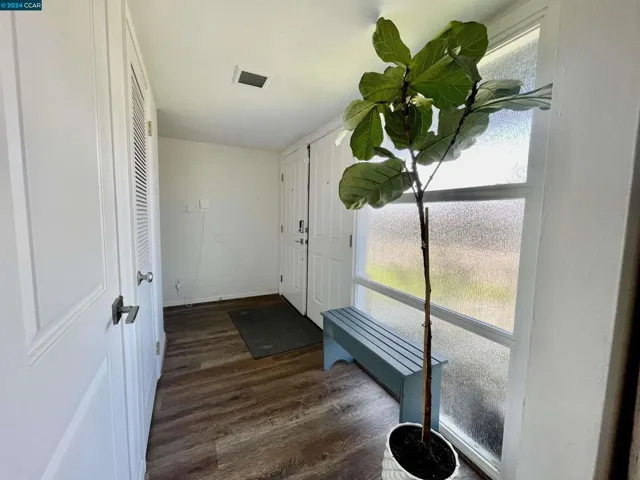 6124 Madison Ave, Carmichael, California 95608