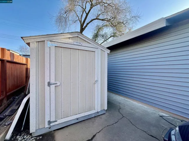 6124 Madison Ave, Carmichael, California 95608
