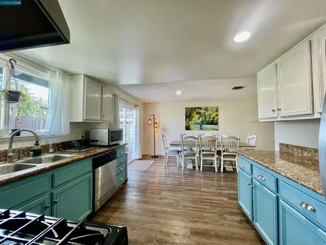 6124 Madison Ave, Carmichael, California 95608