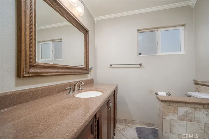 2nd Bathroom