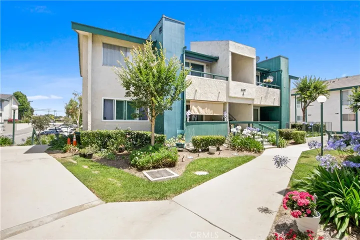 15432 La Mirada Boulevard A201, La Mirada, California 90638