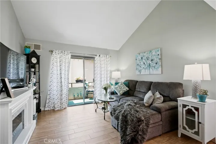 15432 La Mirada Boulevard A201, La Mirada, California 90638