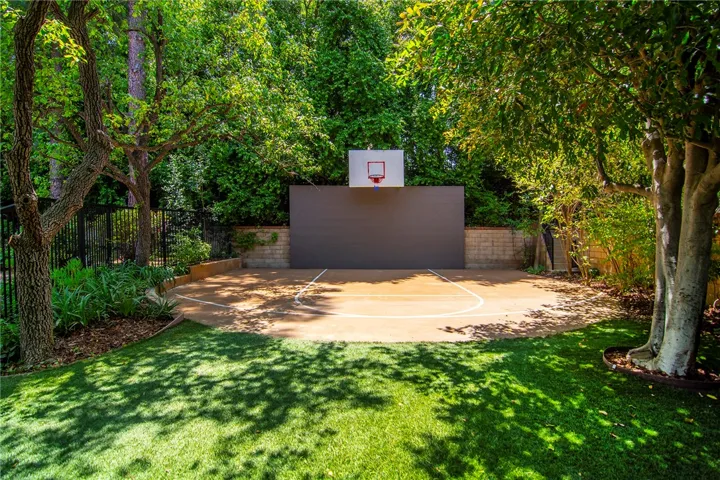 6055 Macadam Court, Agoura Hills, California 91301