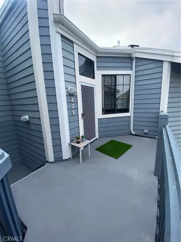 8211 Mainsail Drive 203, Huntington Beach, California 92646