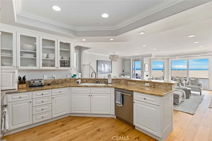 506 W Oceanfront 1, Newport Beach, California 92661