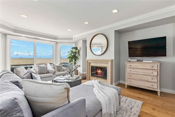 506 W Oceanfront 1, Newport Beach, California 92661
