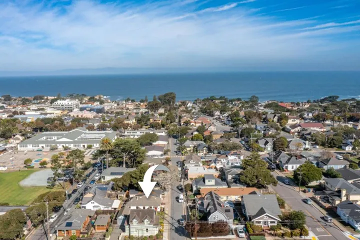 516 12th Street, Pacific Grove, California 93950