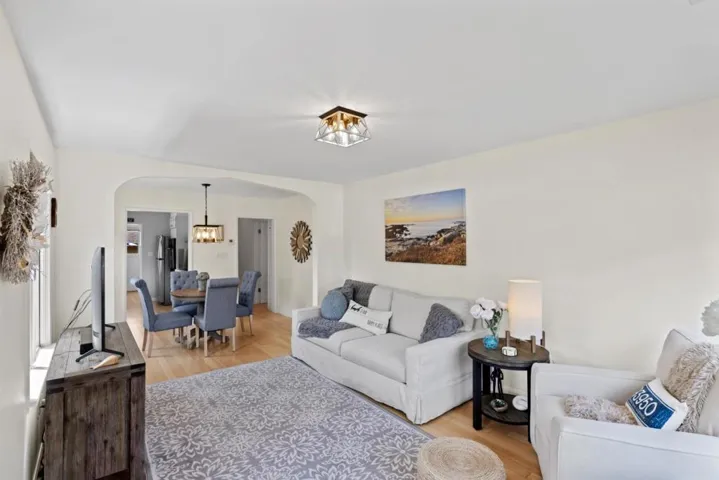 516 12th Street, Pacific Grove, California 93950