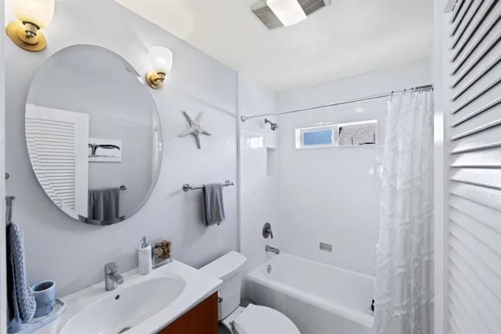 516 12th Street, Pacific Grove, California 93950