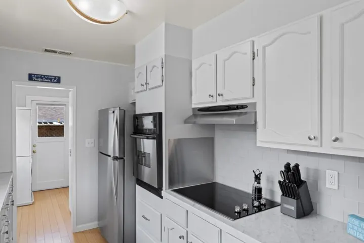 516 12th Street, Pacific Grove, California 93950