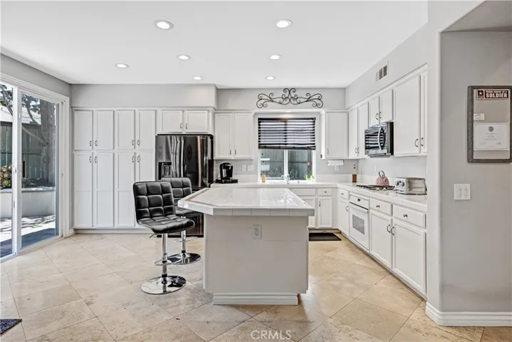 10 Spring View Way, Rancho Santa Margarita, California 92688