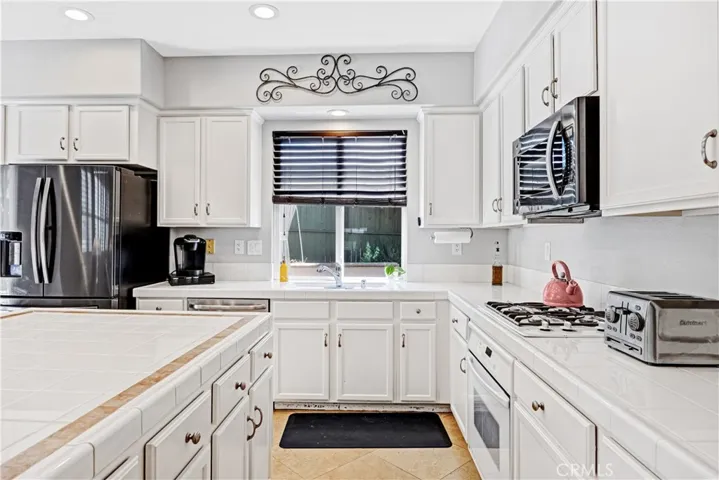 10 Spring View Way, Rancho Santa Margarita, California 92688