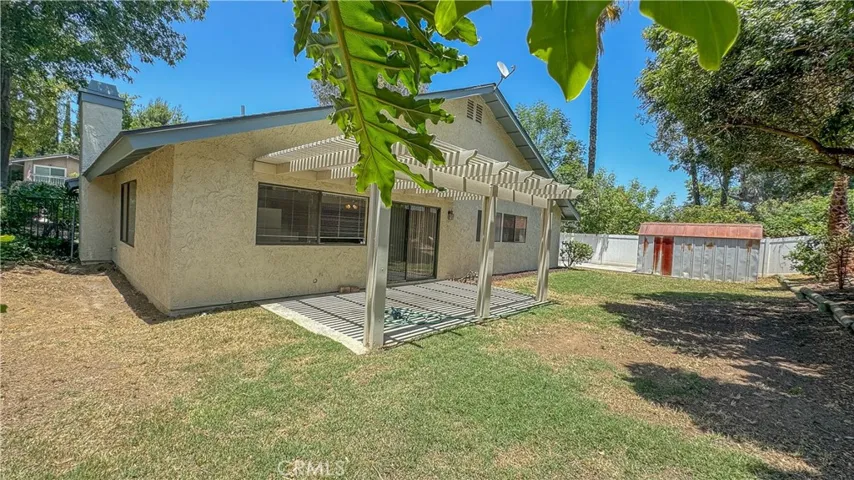 2210 Black Oak Place, Riverside, California 92506