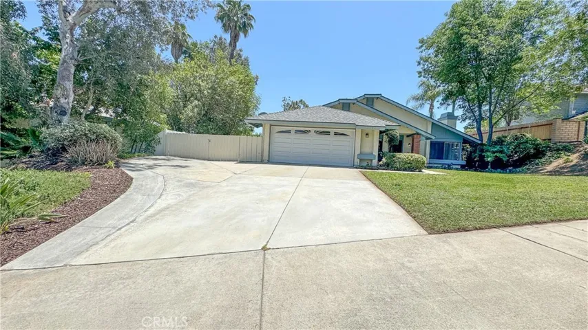 2210 Black Oak Place, Riverside, California 92506