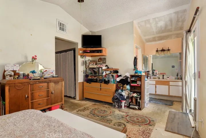 1343 Pera Street, Corona, California 92882