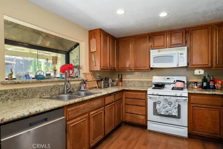 1343 Pera Street, Corona, California 92882
