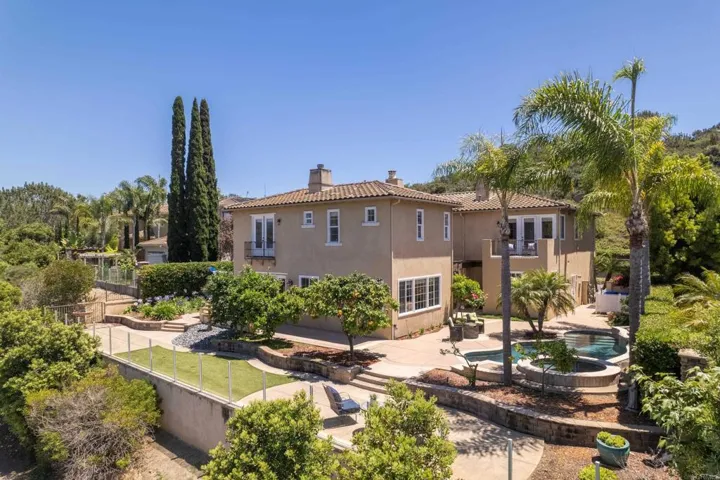 2974 Las Olas Court, Carlsbad, California 92009