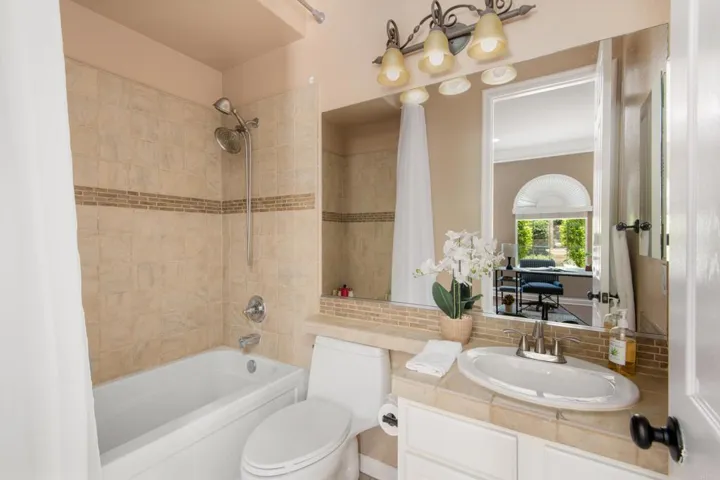 2974 Las Olas Court, Carlsbad, California 92009