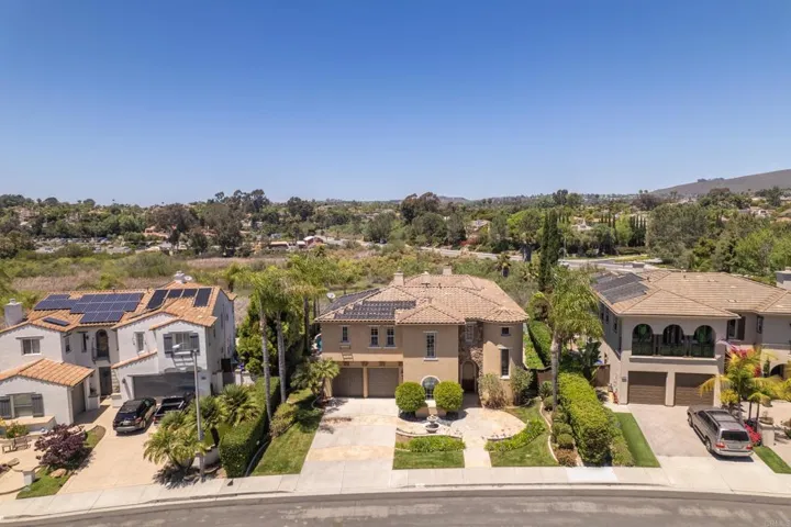 2974 Las Olas Court, Carlsbad, California 92009
