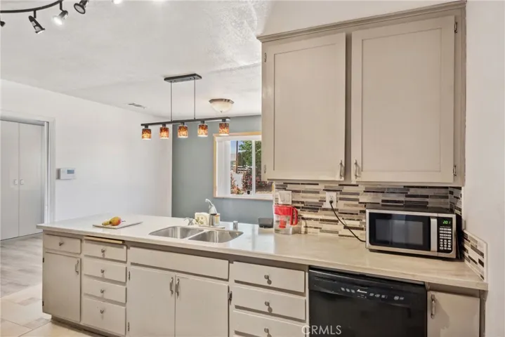 11935 Calcite Avenue, Hesperia, California 92345