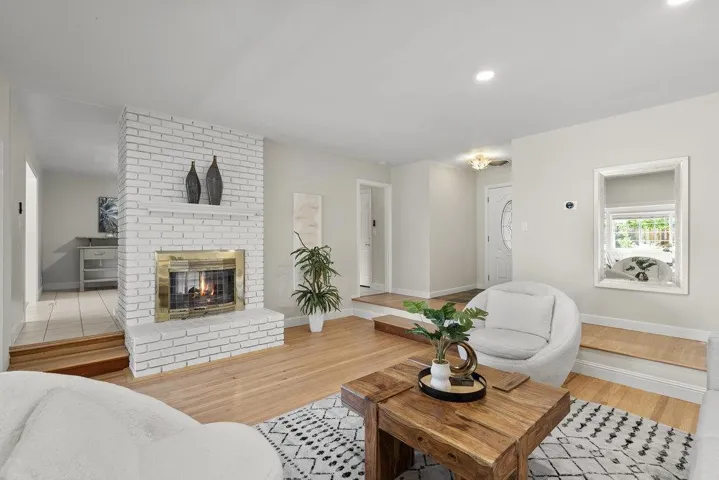 726 Sobrato Drive, Campbell, California 95008