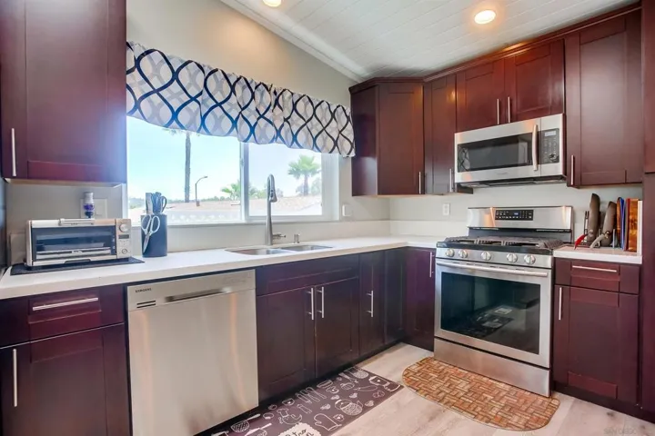 1113 Harvest Lane, Vista, California 92081