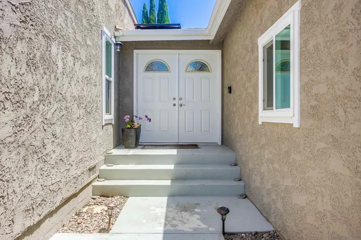 1113 Harvest Lane, Vista, California 92081