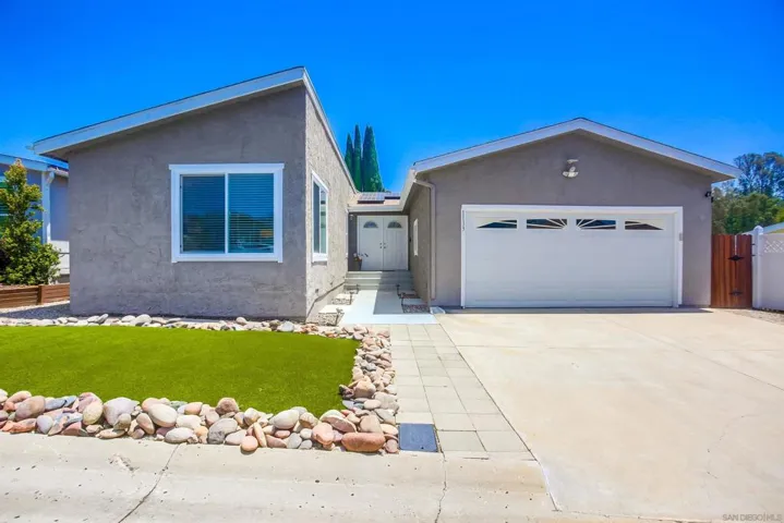 1113 Harvest Lane, Vista, California 92081