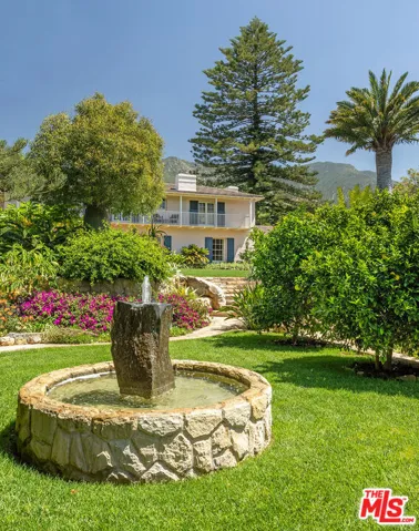 Garden fountain