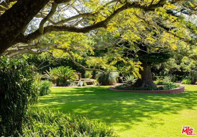 1682 E Valley Road, Santa Barbara, California 93108