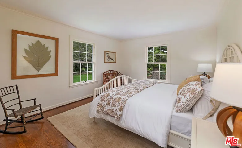 Guest bedroom