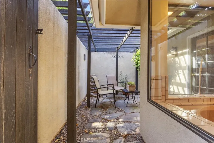 5701 Oakleaf Street, Bakersfield, California 93308