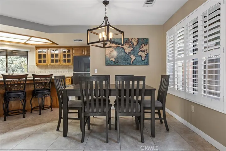 5701 Oakleaf Street, Bakersfield, California 93308