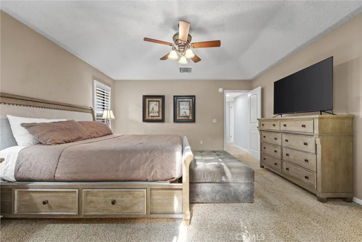 5701 Oakleaf Street, Bakersfield, California 93308