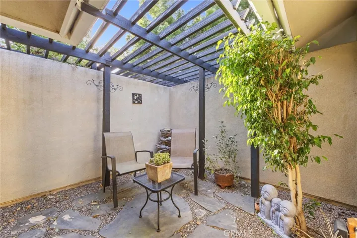 5701 Oakleaf Street, Bakersfield, California 93308