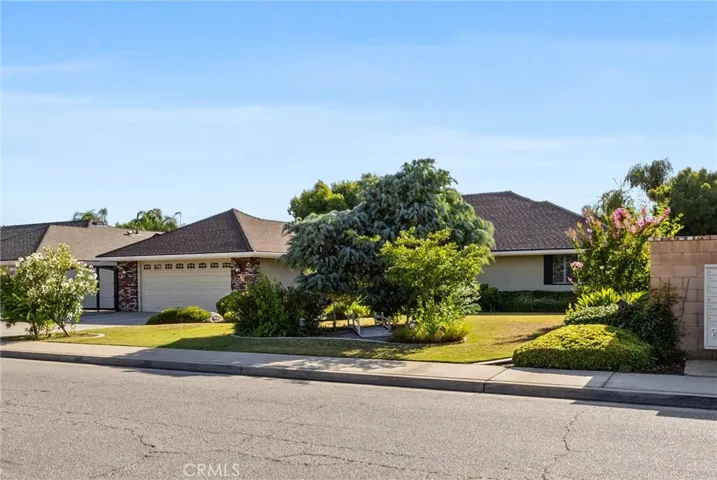 5701 Oakleaf Street, Bakersfield, California 93308