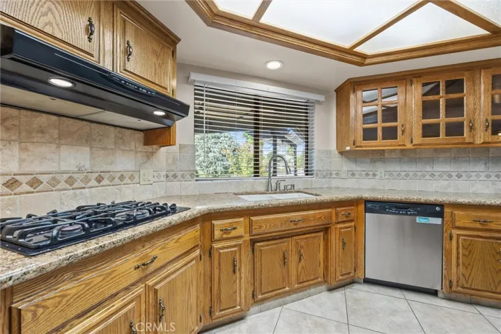 5701 Oakleaf Street, Bakersfield, California 93308
