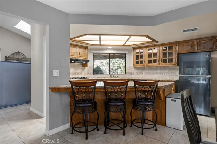 5701 Oakleaf Street, Bakersfield, California 93308