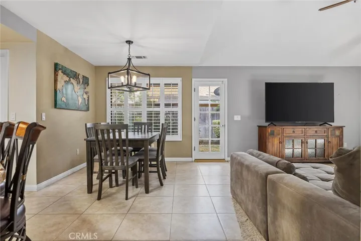 5701 Oakleaf Street, Bakersfield, California 93308