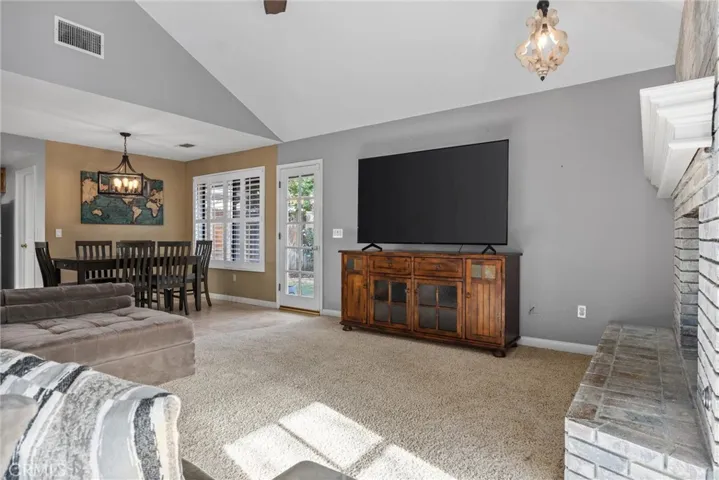 5701 Oakleaf Street, Bakersfield, California 93308