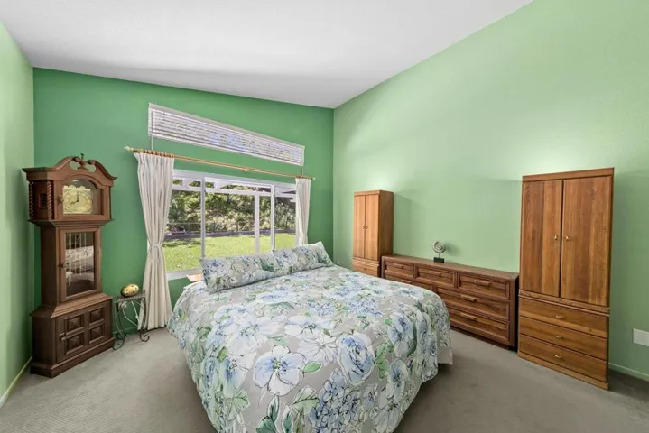 Features a walk in closet with organizers