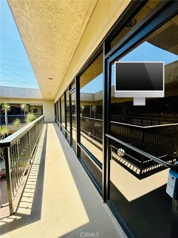 21053 Devonshire Street 201, Chatsworth, California 91311