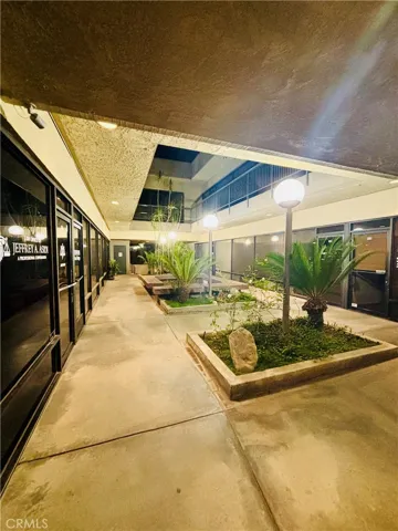 21053 Devonshire Street 201, Chatsworth, California 91311