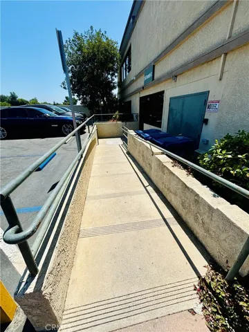 21053 Devonshire Street 201, Chatsworth, California 91311