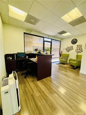 21053 Devonshire Street 201, Chatsworth, California 91311
