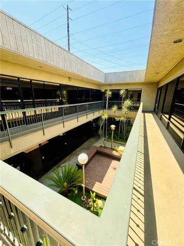 21053 Devonshire Street 201, Chatsworth, California 91311