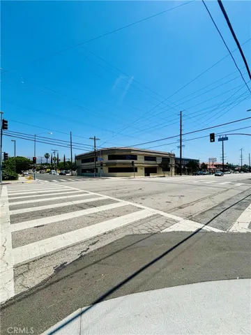 21053 Devonshire Street 201, Chatsworth, California 91311