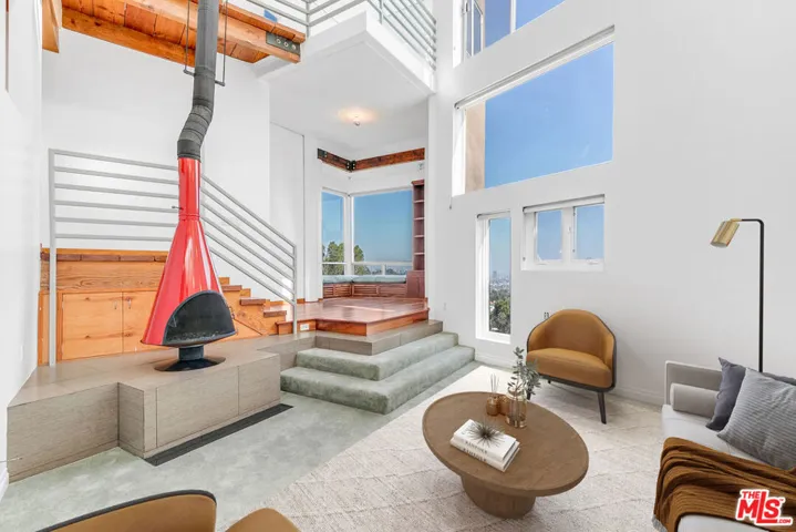 2734 Hollyridge Drive, Los Angeles, California 90068