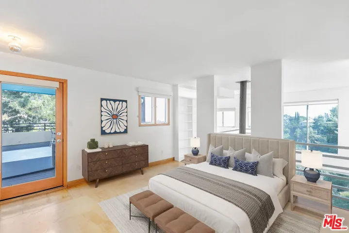 2734 Hollyridge Drive, Los Angeles, California 90068